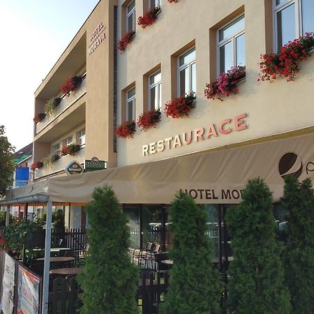 Hotel Morava Jevicko Екстер'єр фото